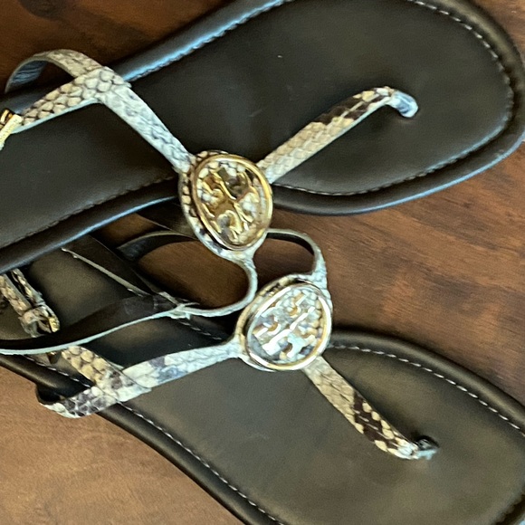 Tory Burch Dani Snakeskin T-strap Thongs Sandals - Picture 12 of 16